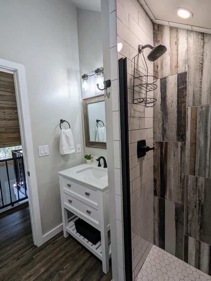 Hillside Hangout 3Bd/2Ba, Elevated Deck Sunsets 파인톱-호변 외부 사진