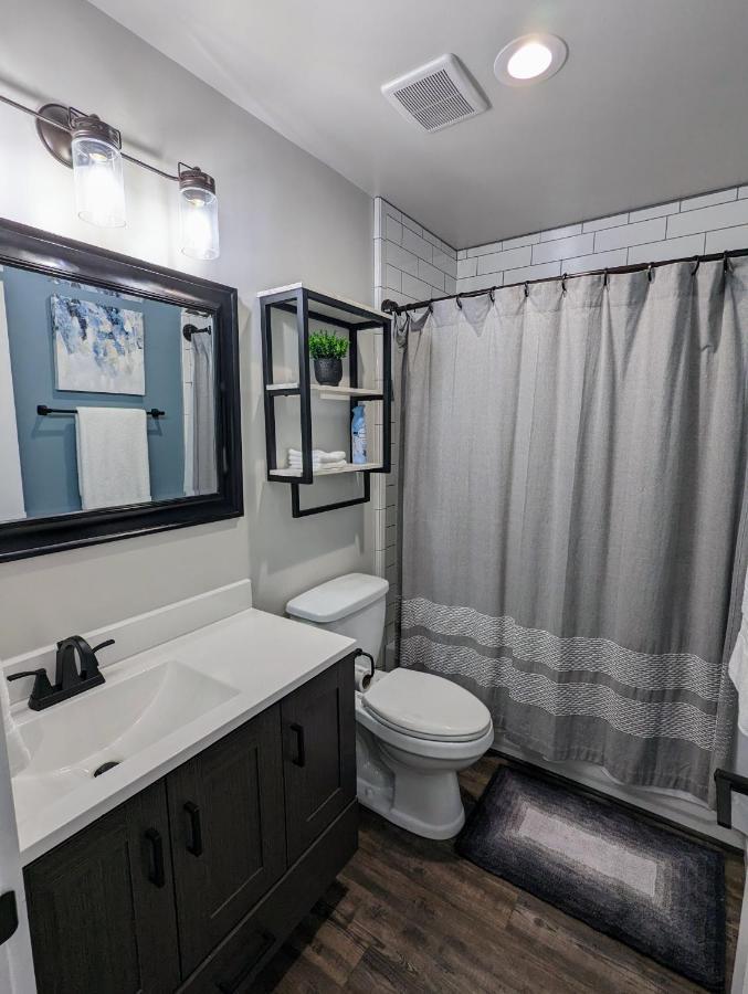 Hillside Hangout 3Bd/2Ba, Elevated Deck Sunsets 파인톱-호변 외부 사진